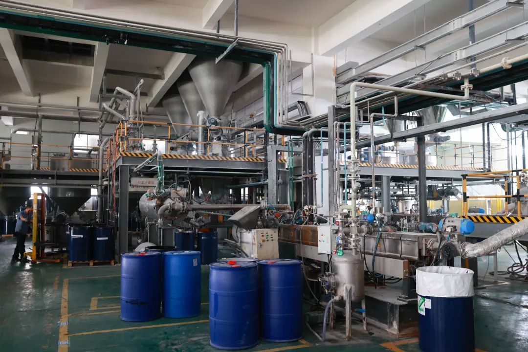 最美生產線 | 走進上?；靥?新材料浪潮中的精密“化”語